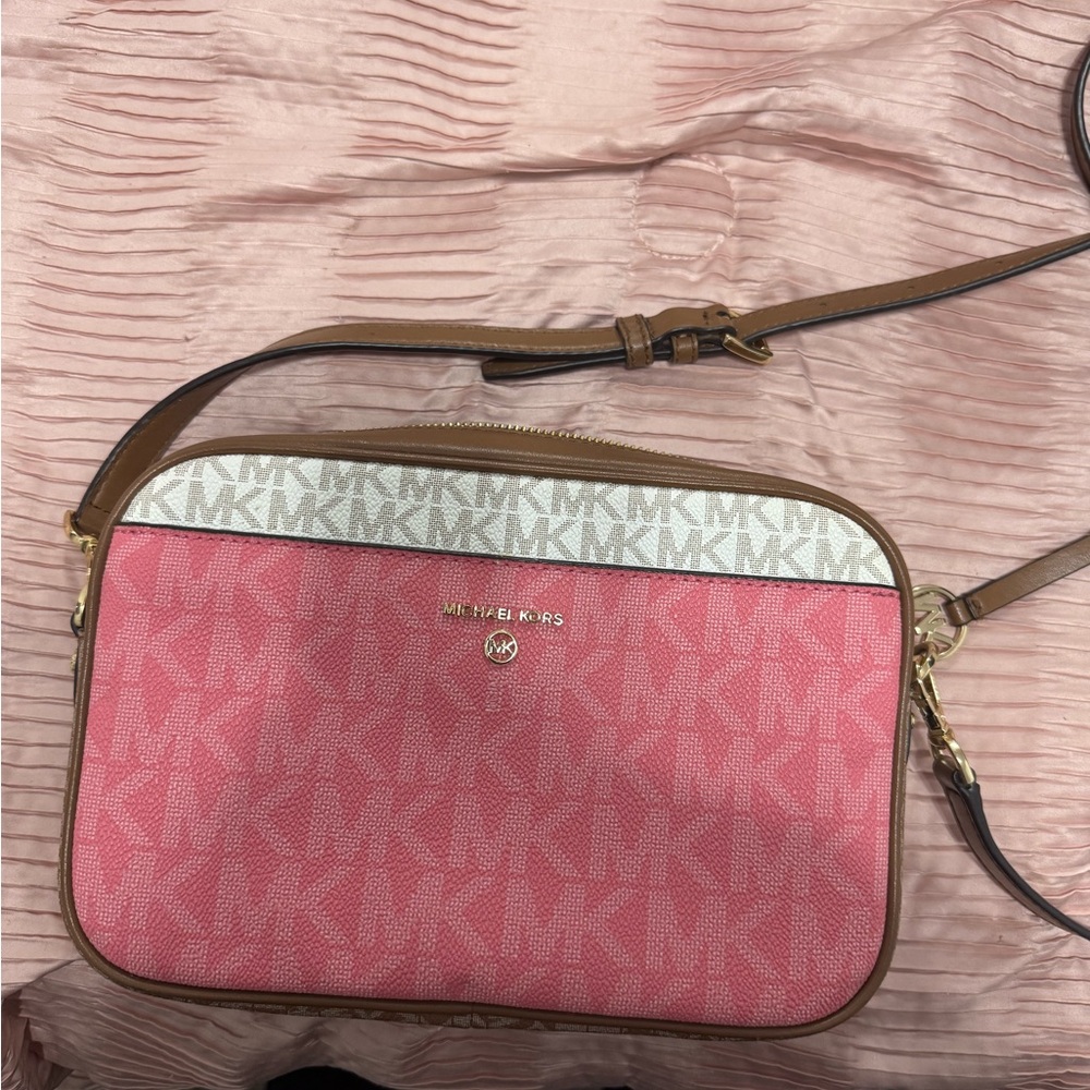 Michael Kors shoulder bag with wallet